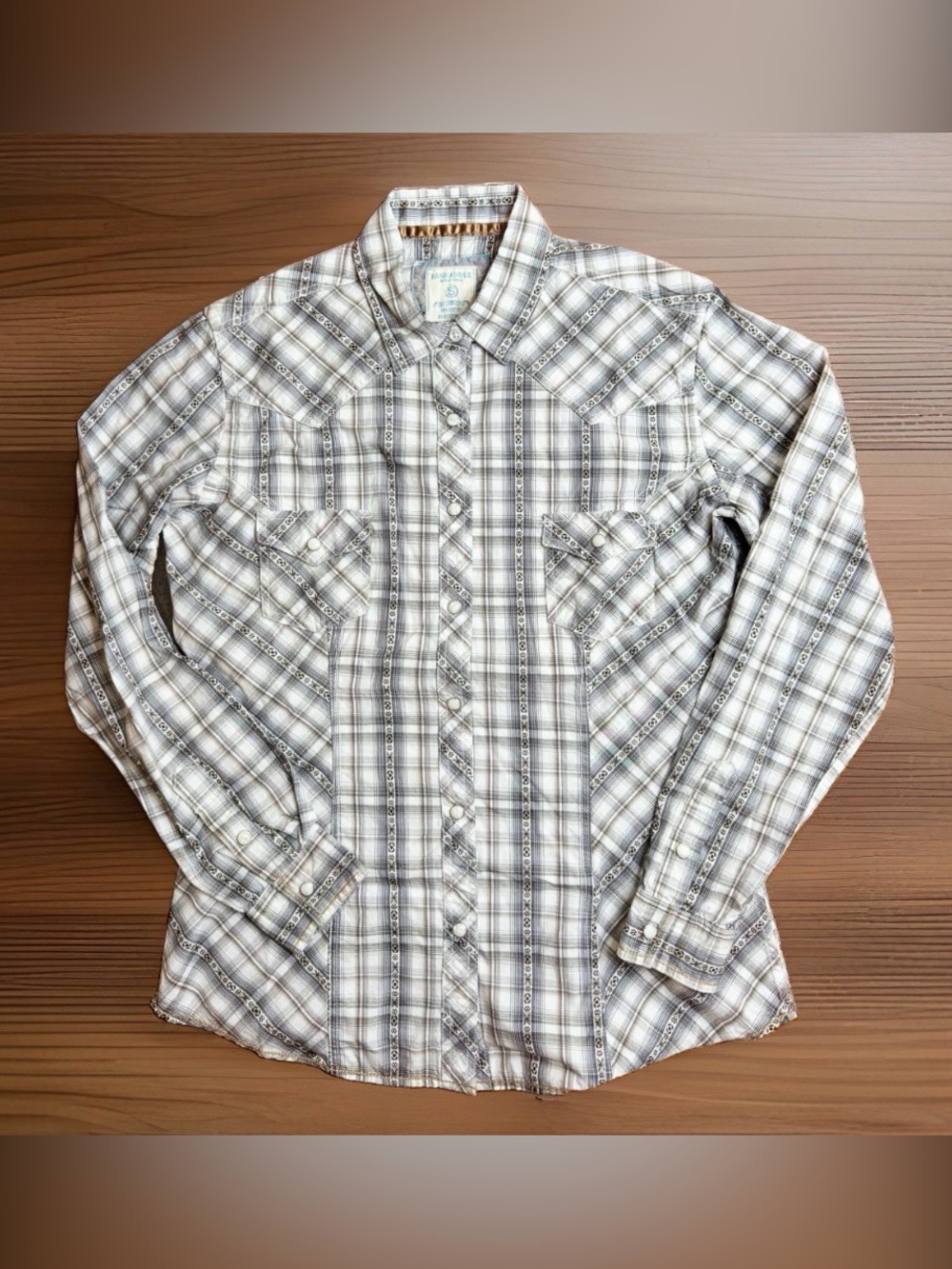 Women's Plaid Pearl Snap Button-Down Shirt in White and Gray w/Decorative Trim